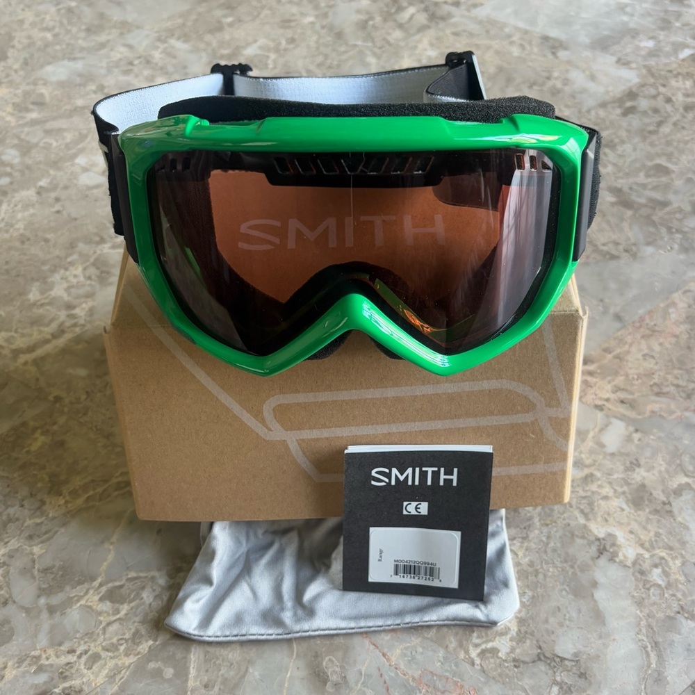 COPY - Smith ski/ snowboarding goggles.